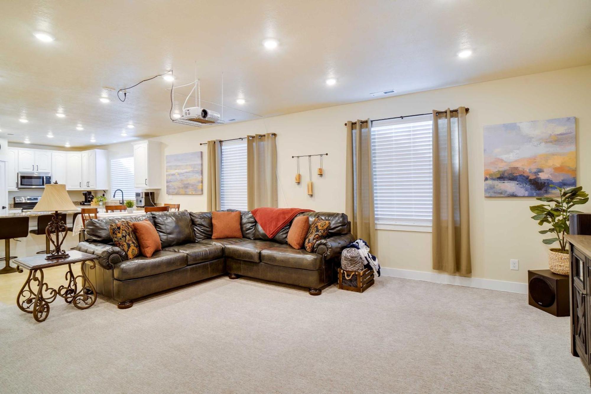 Contemporary Home With Grill Near Utah Lake! Saratoga Springs Exterior photo